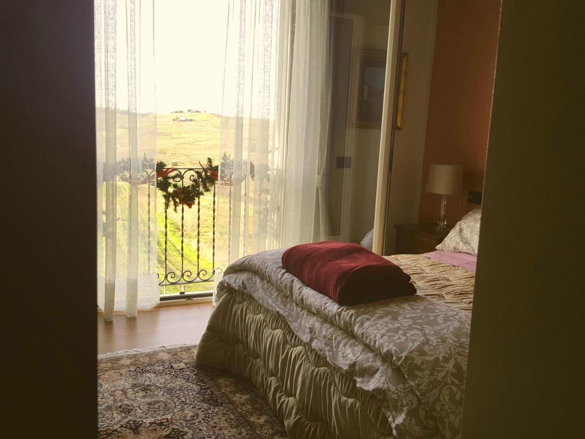 Bed and Breakfast La Terrazza Sui Vigneti-Rovescala San Damiano al Colle Exterior foto