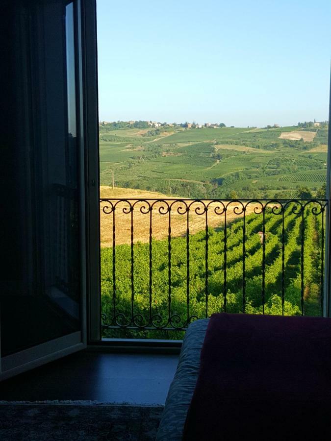 Bed and Breakfast La Terrazza Sui Vigneti-Rovescala San Damiano al Colle Exterior foto
