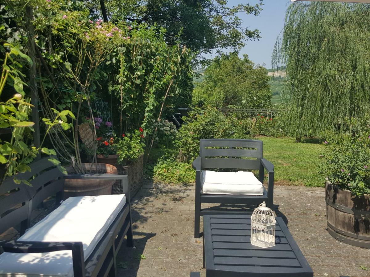 Bed and Breakfast La Terrazza Sui Vigneti-Rovescala San Damiano al Colle Exterior foto